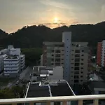 Cobertura Com Vista Para O Mar Em Guaruja